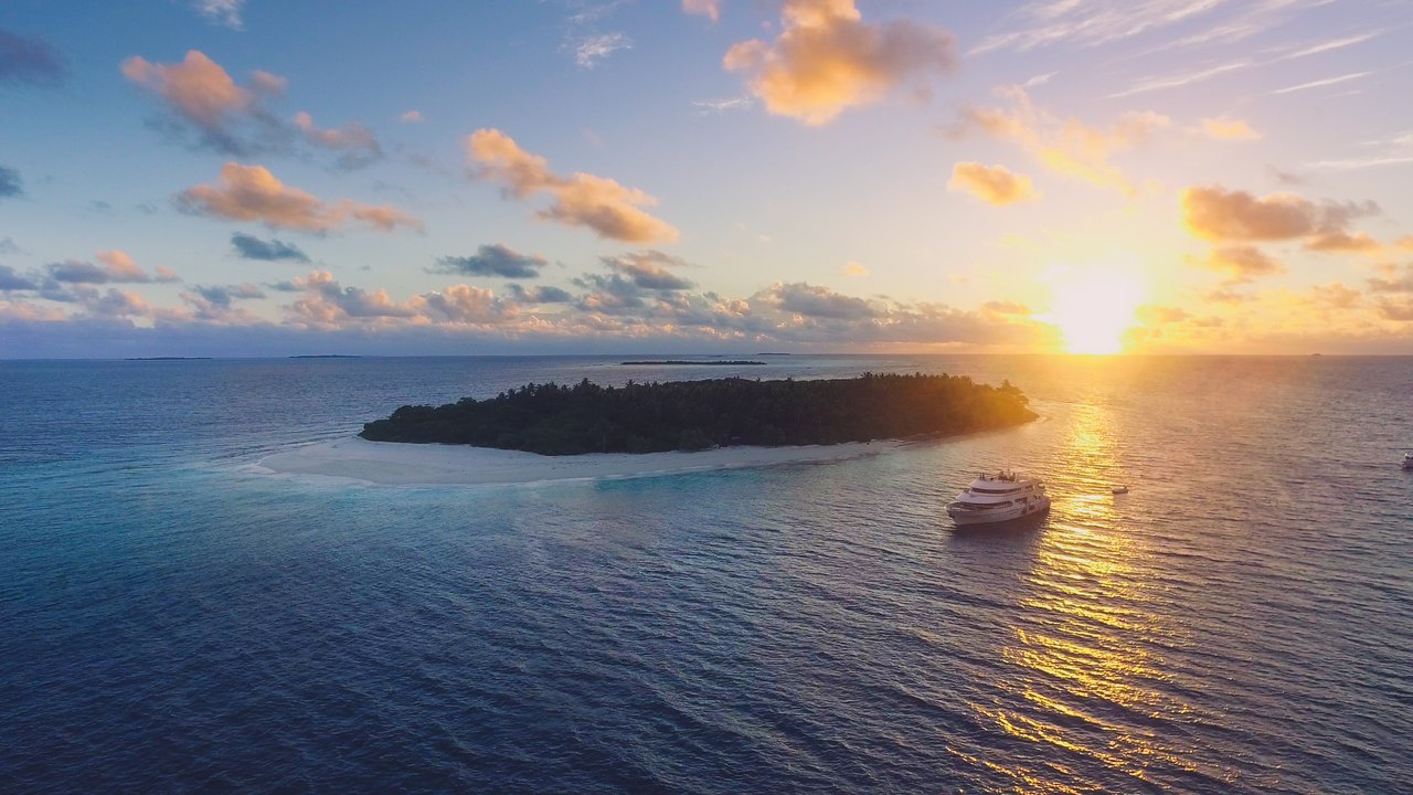 Carpe Diem Beach Resort & Spa, Maldives