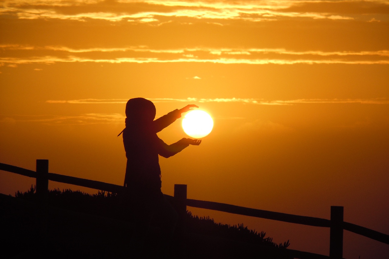 Holding the sun