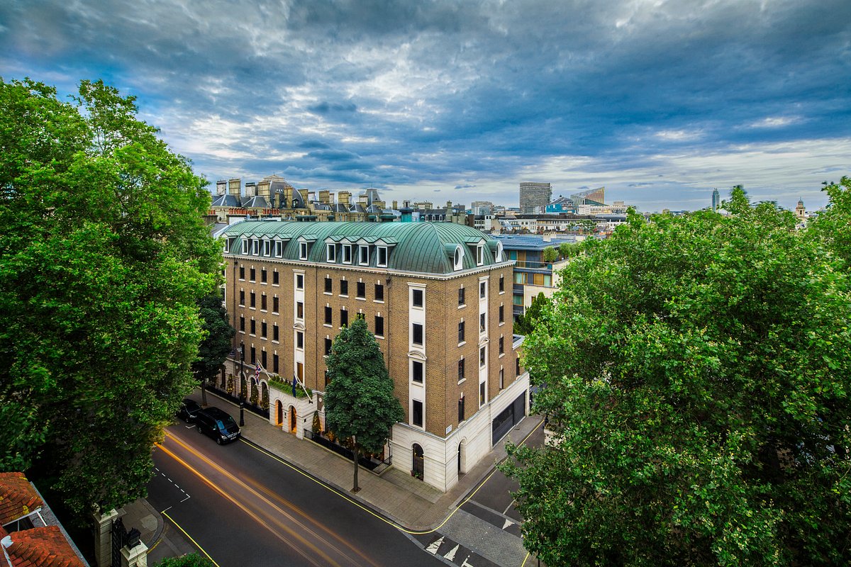 https//www.thetravelmagazine.net/hotel-review-schlosshotel-fiss-tyrol-austria/ — An immersive stay in the Alps and beyond