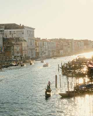 London to Venice Reimagined - A Luxurious Rail Odyssey with the Venice Simplon-Orient-Express https//www.thetravelmagazine.net/london-venice-venice-simplon-orient-express/