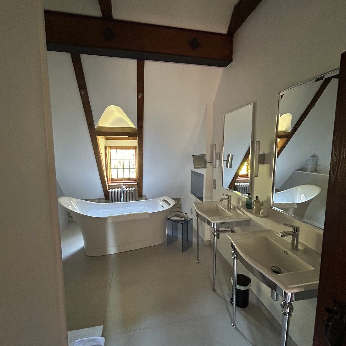 Manor House Wiltshire UK Hotel Review — https//www.thetravelmagazine.net/hotel-review-manor-house-wiltshire-uk/